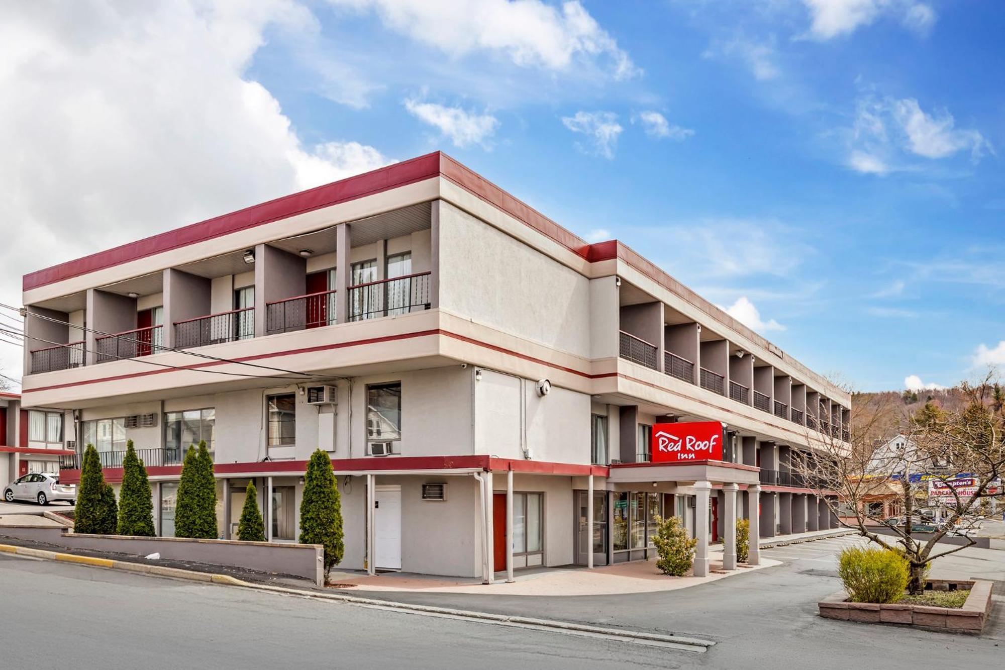 Red Roof Inn Stroudsburg Bagian luar foto