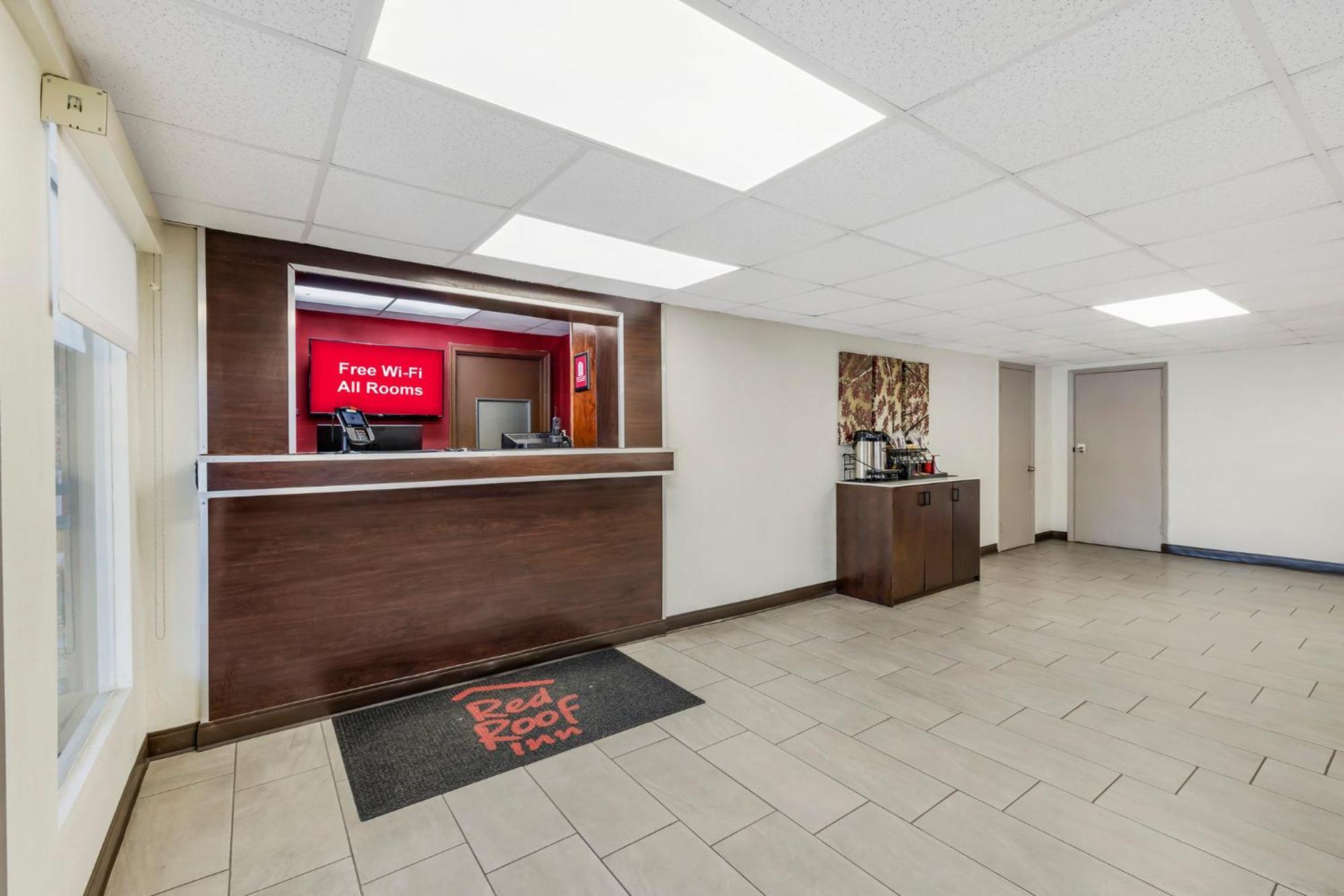 Red Roof Inn Stroudsburg Bagian luar foto