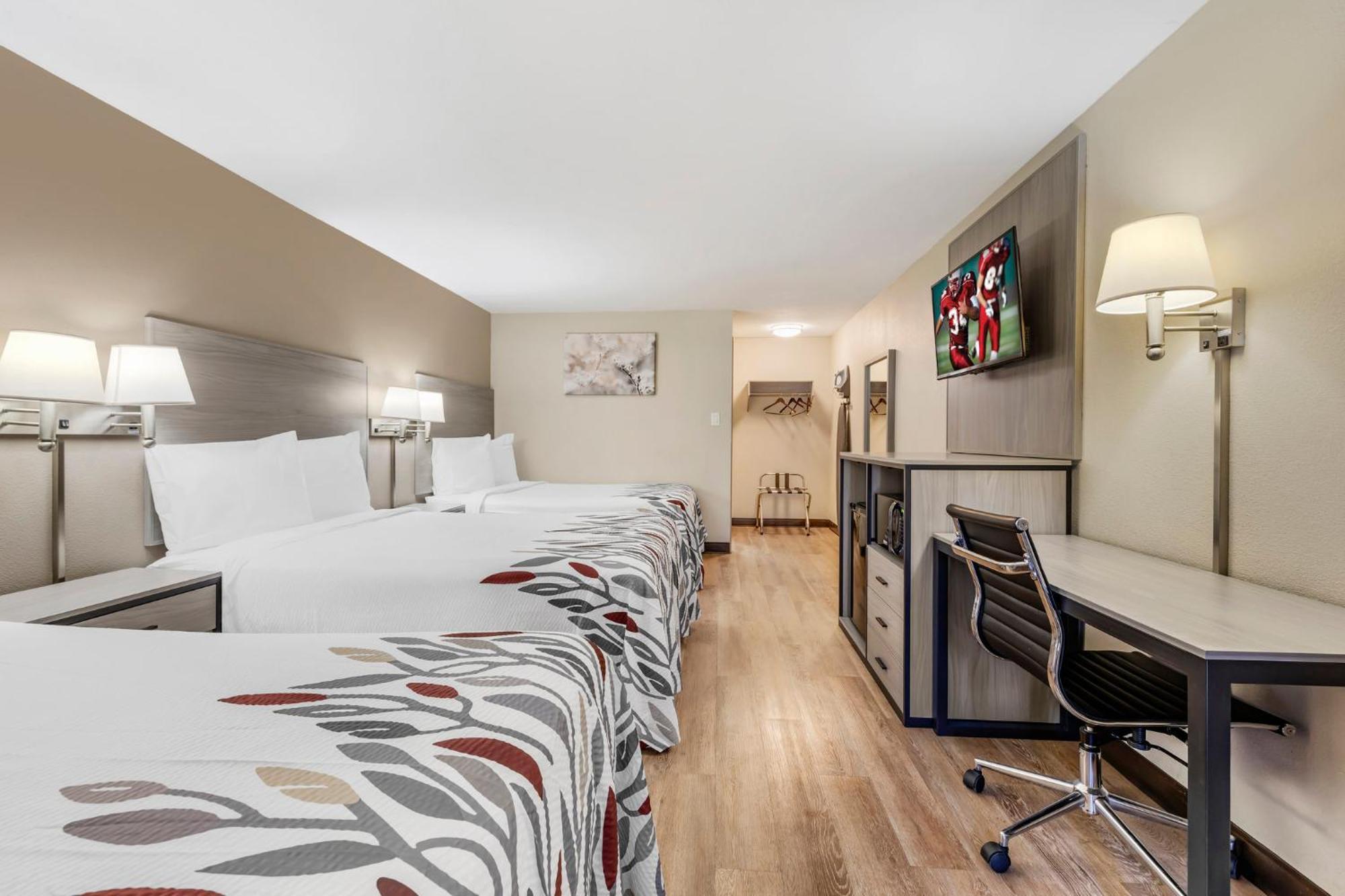 Red Roof Inn Stroudsburg Bagian luar foto