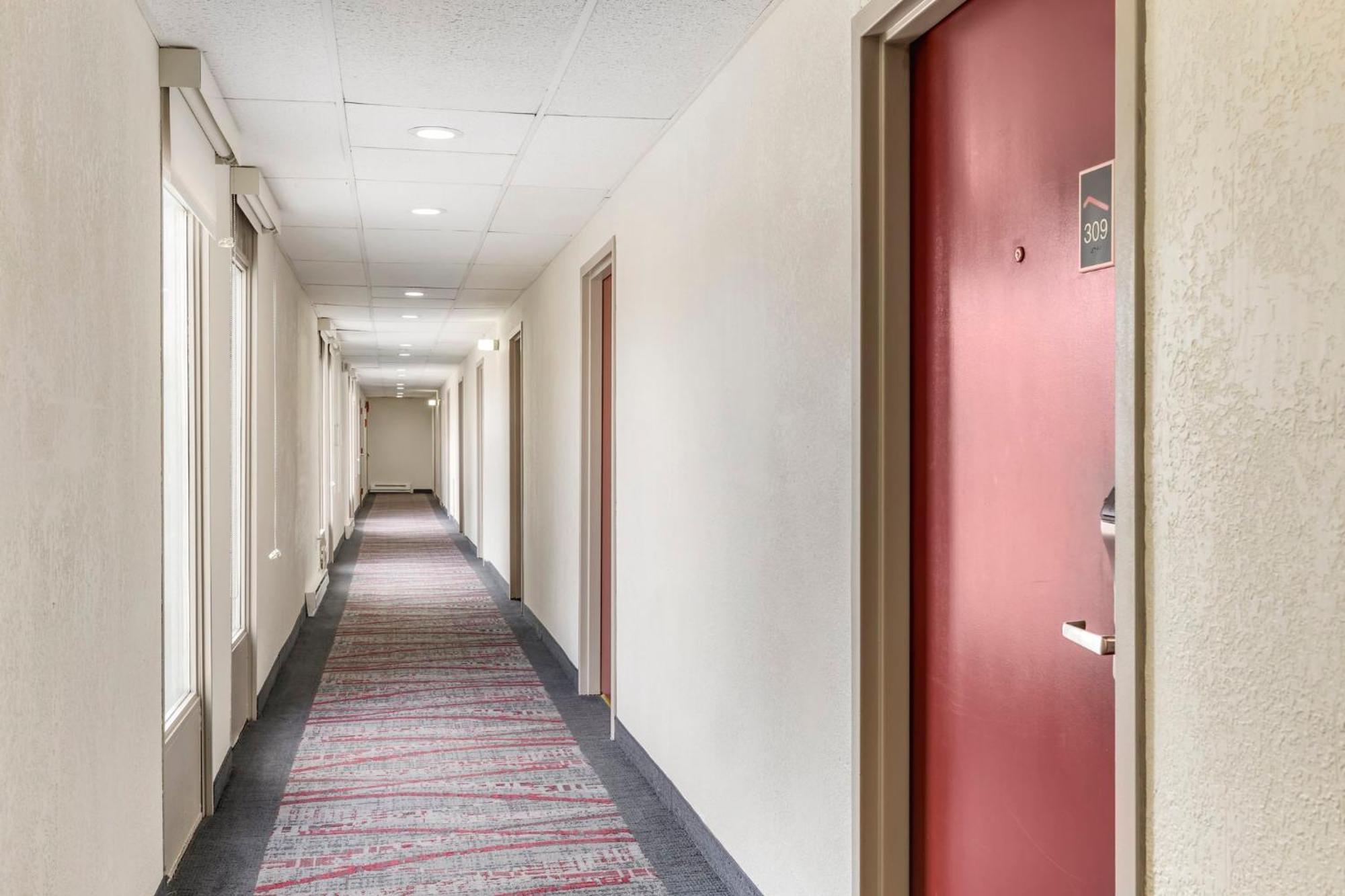 Red Roof Inn Stroudsburg Bagian luar foto
